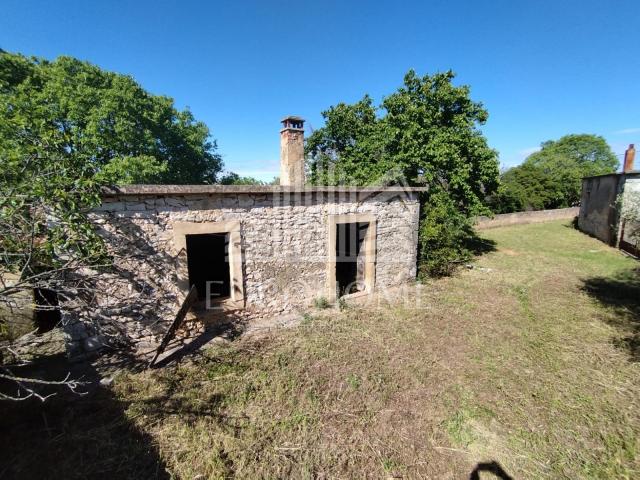 Sukošan-Debeljak seosko imanje na 1260m2 građevinskog terena