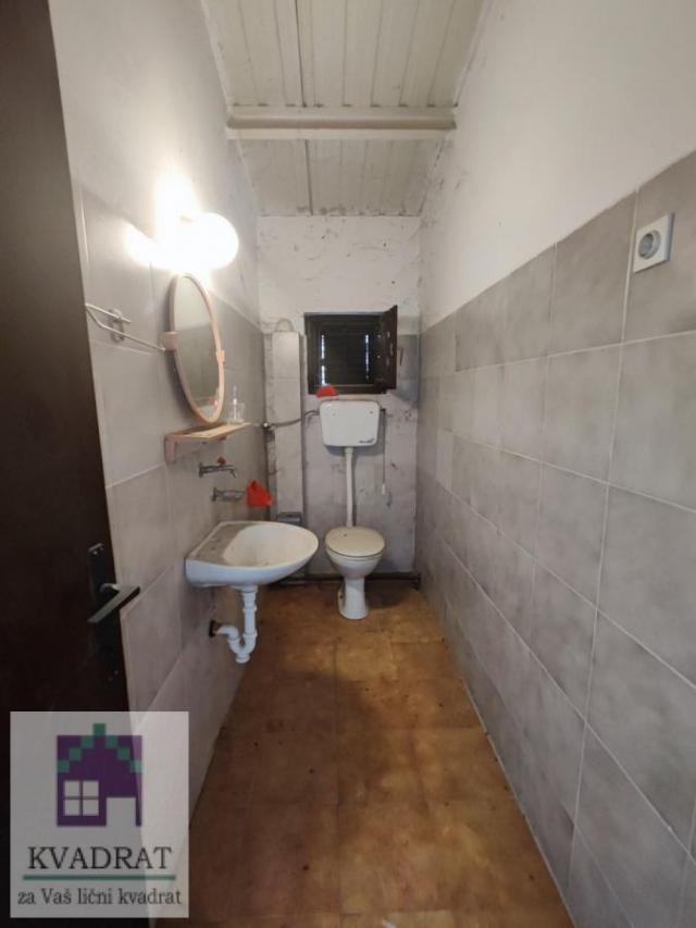 Poslovni prostor 302 m², Obrenovac, Vukićevica – 600 €