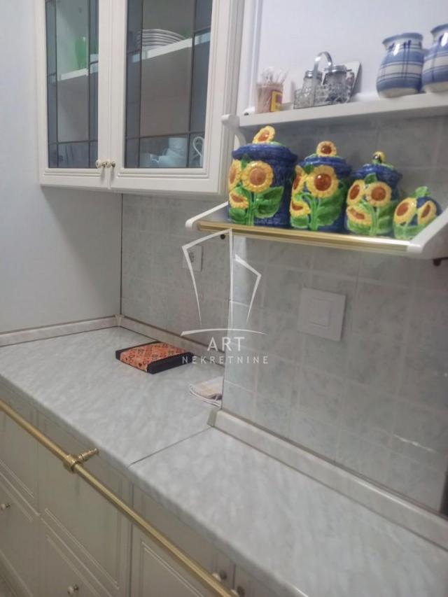 Centar, pešačka zona, mereno 140m2 ID#8256