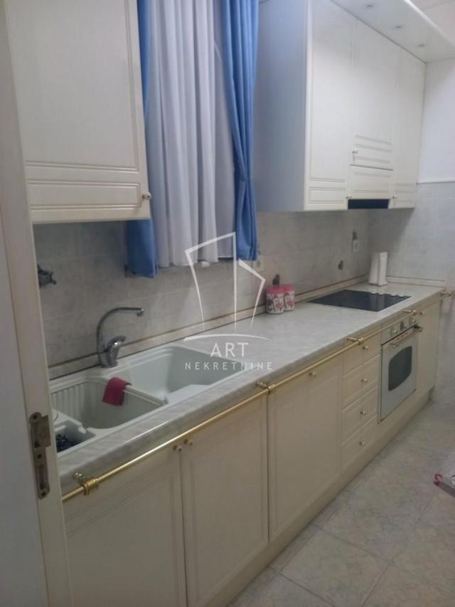 Centar, pešačka zona, mereno 140m2 ID#8256