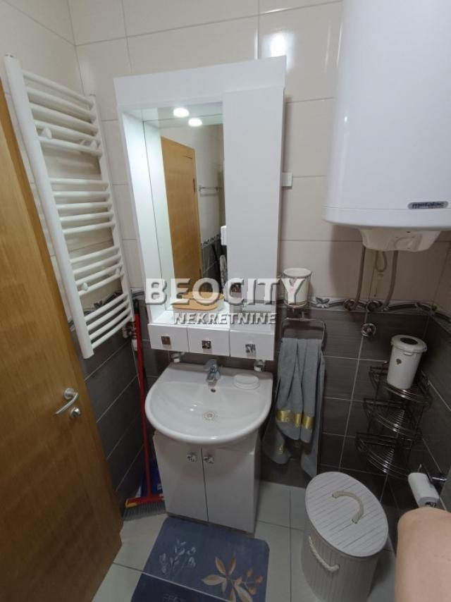 Novi Sad, Centar, Episkopa Visariona, 2. 0, 44m2, 500EUR