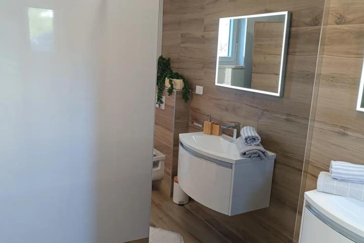 Medulin, Pomer - prekrasna villa s wellnessom NKP 195 m2 s pogledom na more - 150 m od mora