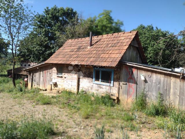 House Dugo Selo Lasinjsko, Gvozd, 300.000m2