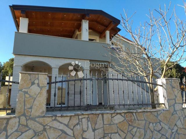 HOUSE WITH SEA VIEW