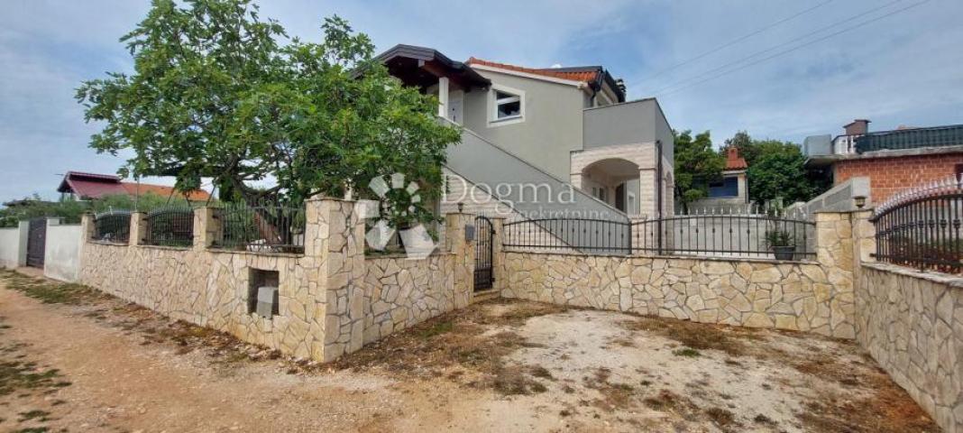 HOUSE WITH SEA VIEW