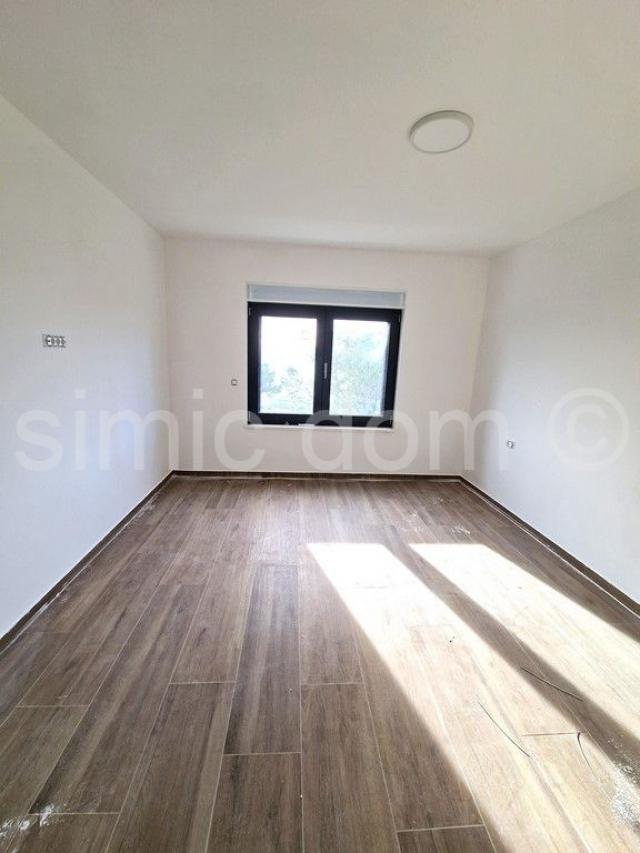 Luksuzni penthouse apartman s pogledom 20m od mora, Rogoznica