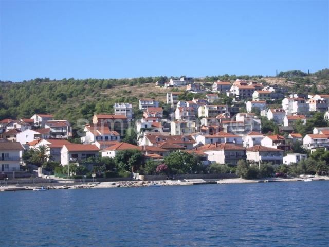 Prostrano građevinsko zemljište s pogledom, Čiovo