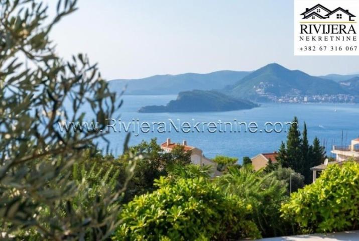 For sale luxury villa in Blizikuce Budva