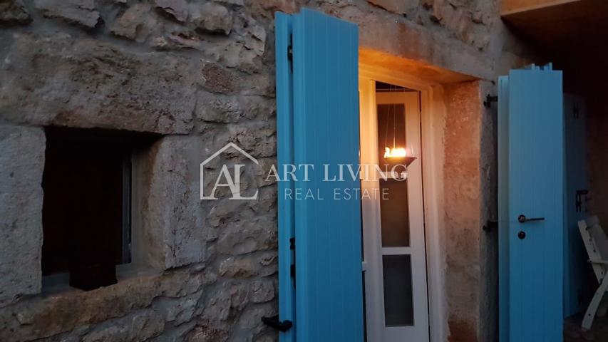 Istria, Poreč, surroundings - charming renovated autochthonous Istrian house with building land