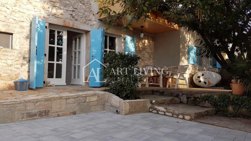 Istria, Poreč, surroundings - charming renovated autochthonous Istrian house with building land