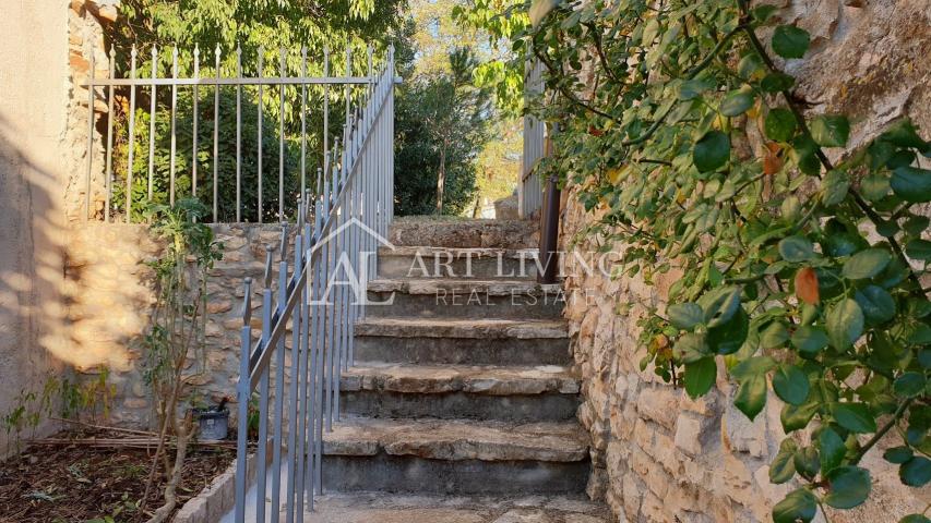 Istria, Poreč, surroundings - charming renovated autochthonous Istrian house with building land