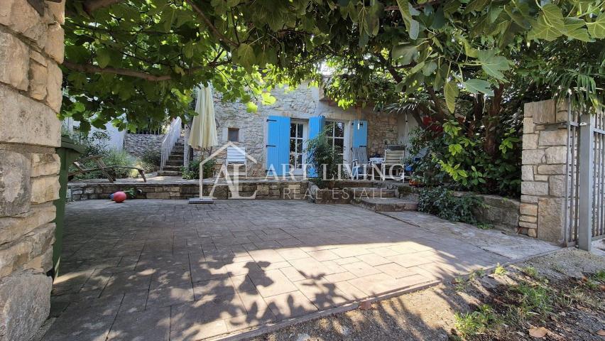 Istria, Poreč, surroundings - charming renovated autochthonous Istrian house with building land