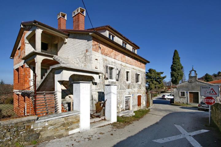 Momjan, izuzetna kuća sa prekrasnim pogledom!