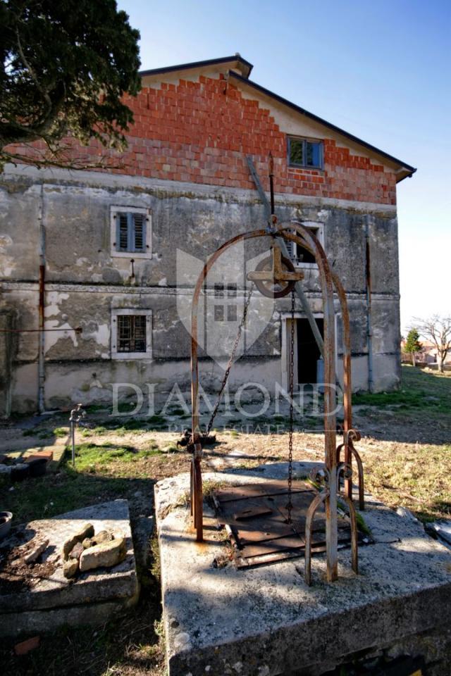 Momjan, izuzetna kuća sa prekrasnim pogledom!