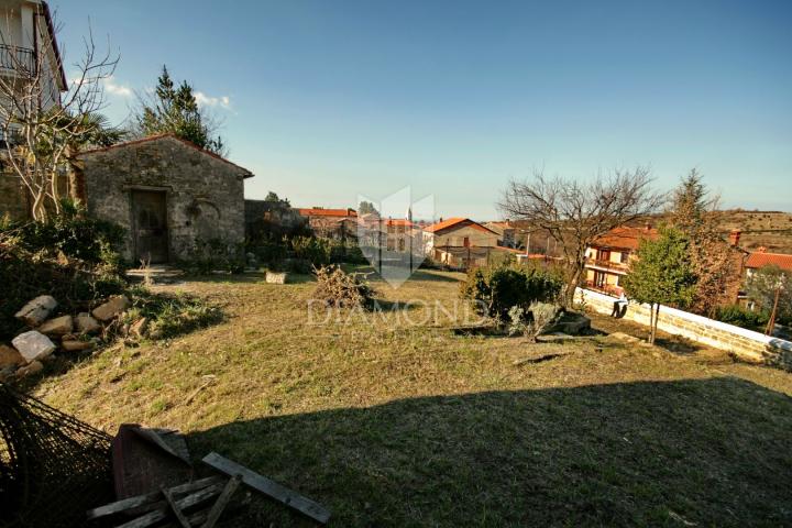 Momjan, izuzetna kuća sa prekrasnim pogledom!