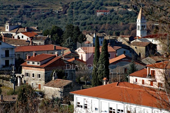 Momjan, izuzetna kuća sa prekrasnim pogledom!