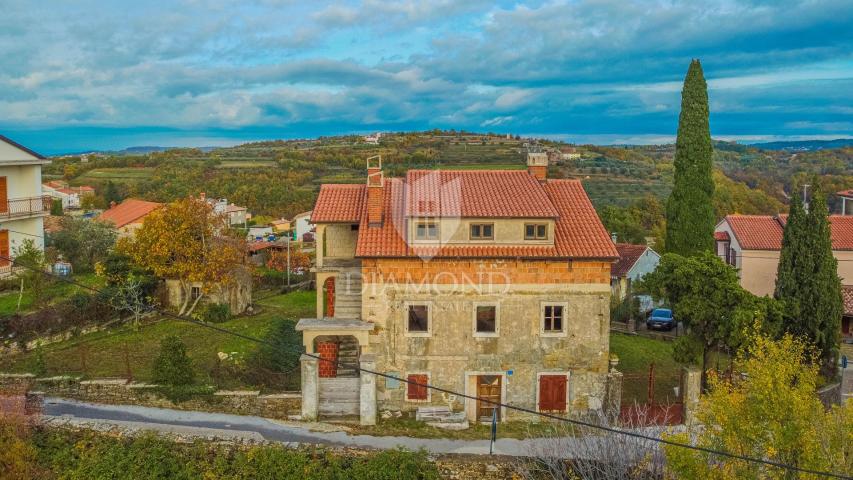 Momjan, izuzetna kuća sa prekrasnim pogledom!