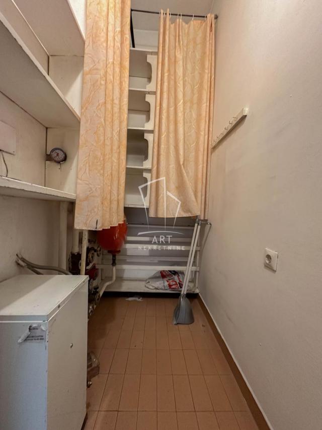 Centar, salonac, mereno 90m2 ID#8286