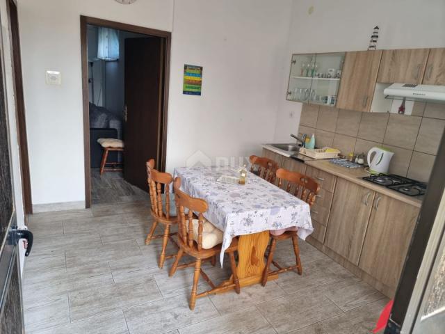 KRK ISLAND, MALINSKA - Apartment 2 bedrooms, 2 parking spaces, 200 m from the sea