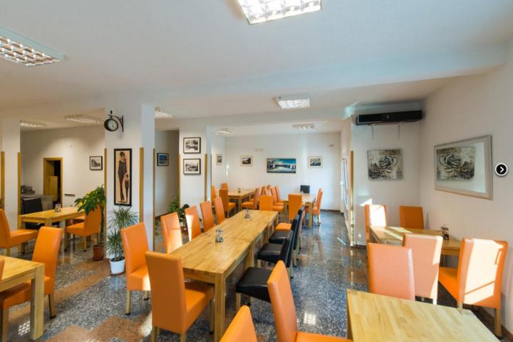 Omiš, Lokva Rogoznica, hotel-pansion, ukupno NKP 825 m2