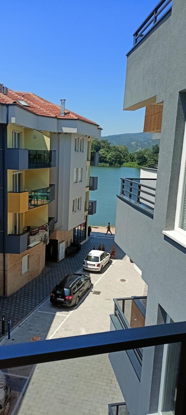 Prodajem apartman na Srebrnom jezeru 