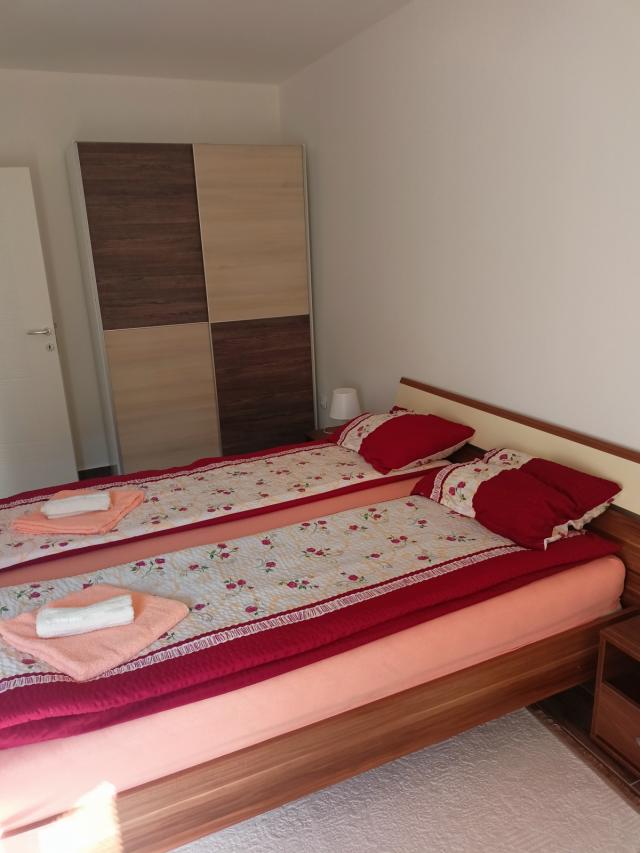 Prodajem apartman na Srebrnom jezeru 