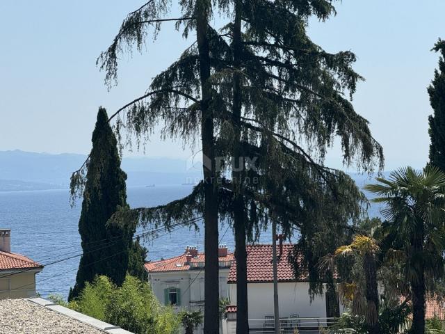 OPATIJA, CENTAR - uređen apartman, velika terasa!!