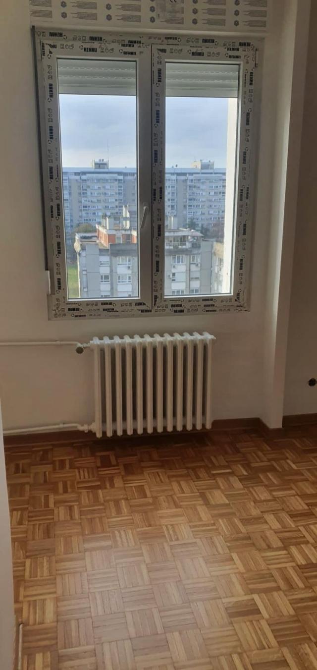 NOVI BEOGRAD BLOK 30 92m2 , L , 292000e