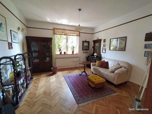 ZEMUN ZEMUN - KALVARIJA 280m2 , 329000e