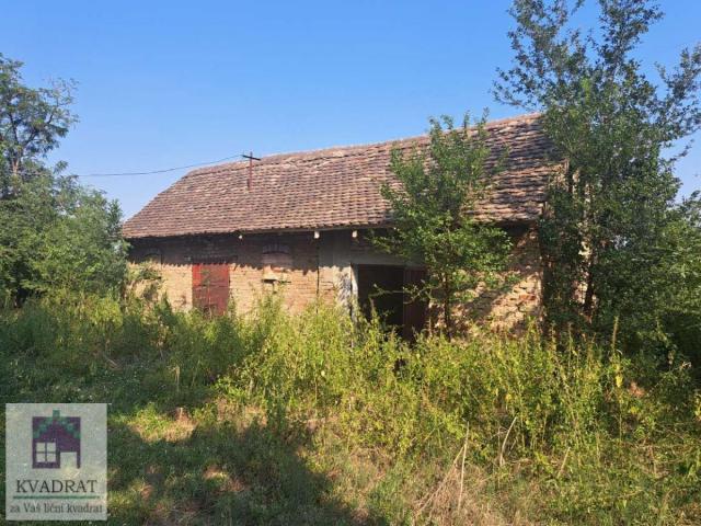 Kuća, Seosko domaćinstvo sa kućom 150 m2 , 1, 88 ha -Veliko polje, Obrenovac - 200. 000€