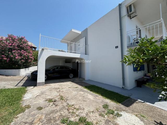 Haus in Susanj mit Blick auf das Meer