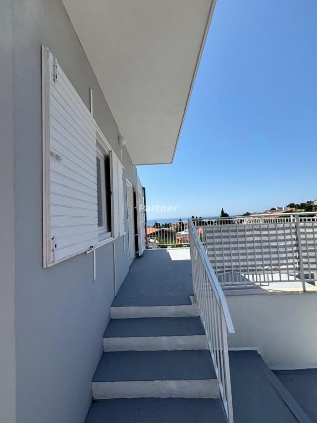 Haus in Susanj mit Blick auf das Meer