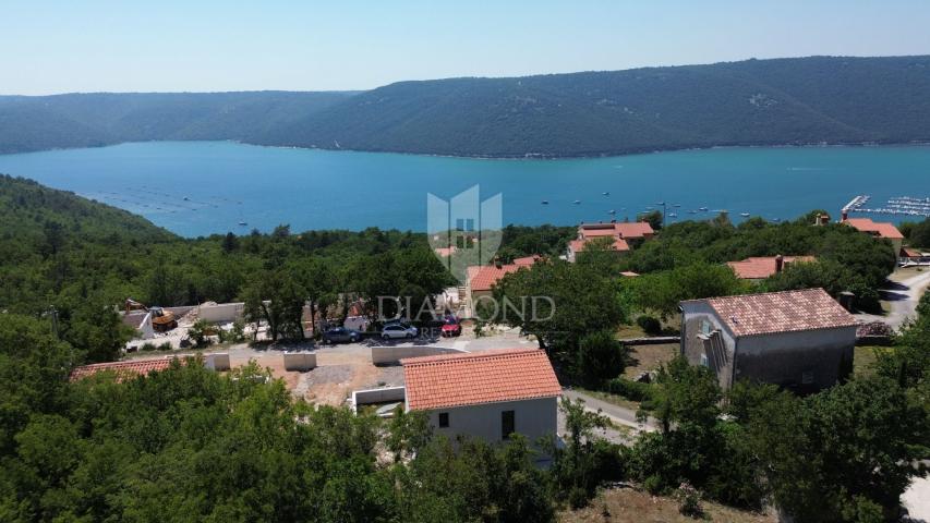 Labin, okolica, renovirana kuća s pogledom na more