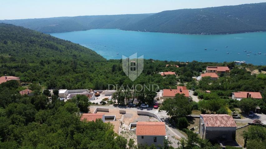 Labin, okolica, renovirana kuća s pogledom na more