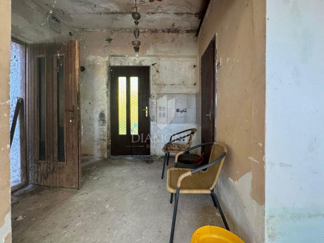 Umag, house for adaptation