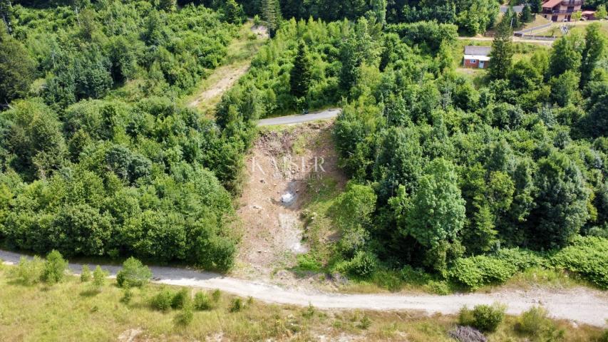 Fužine – Einzigartiges Baugrundstück mit Blick auf den See