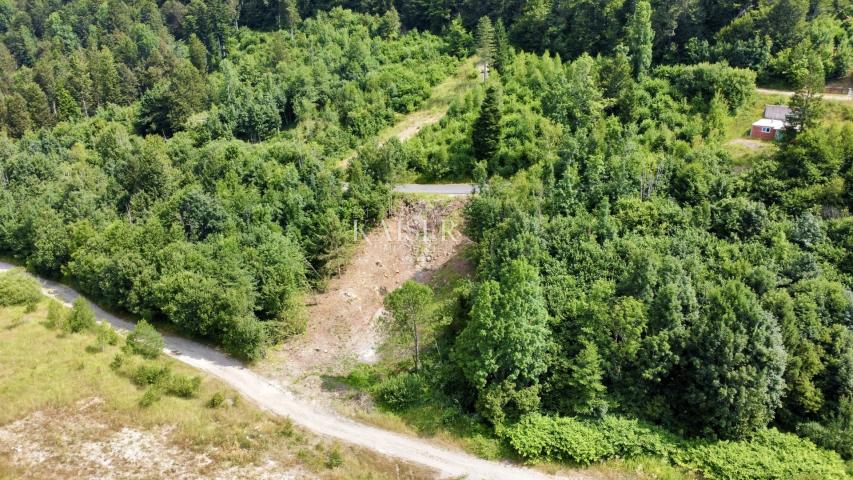 Fužine – Einzigartiges Baugrundstück mit Blick auf den See