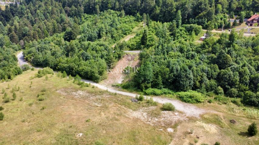 Fužine – Einzigartiges Baugrundstück mit Blick auf den See