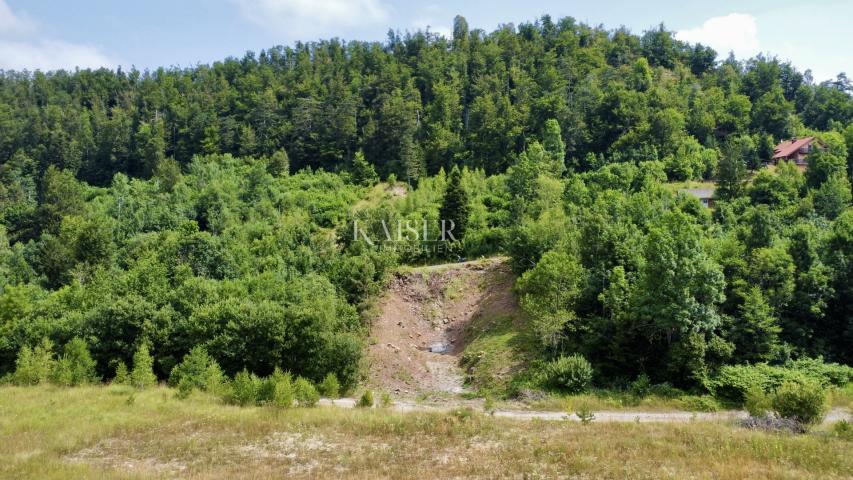 Fužine – Einzigartiges Baugrundstück mit Blick auf den See