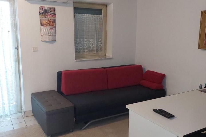 Pula, Kaštanjer - apartman na 1. katu, NKP 31. 12 m2 - nedaleko od Arene