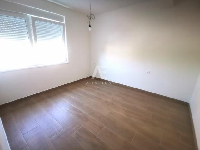 Šilo, Neubau, Zweizimmerwohnung im Erdgeschoss mit Garten, 200 m vom Meer entfernt!! ID 503