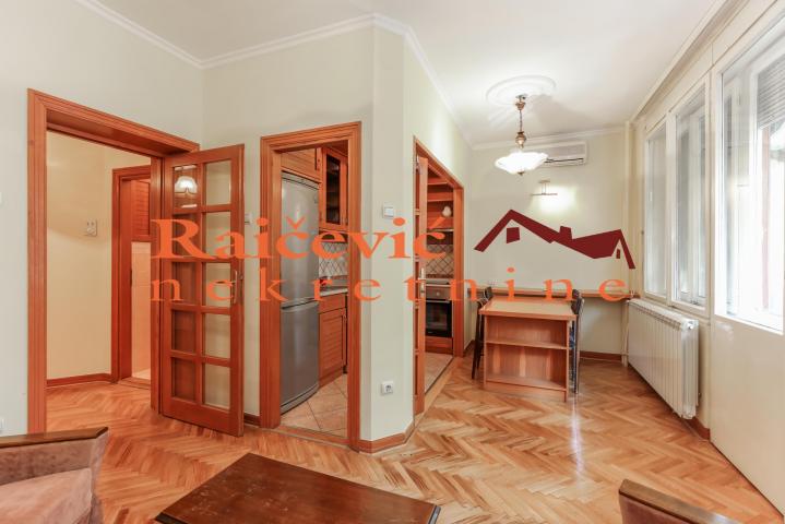 STARI GRAD CENTAR 69m2 , L , 850e