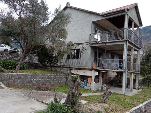 Three-Apartment House with Sea View in Tivat