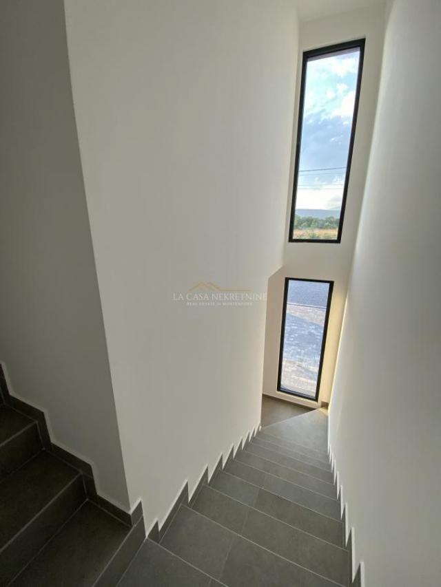 Lux namjestena i neuseljavana kuca 130m2, Izdavanje, Podgorica