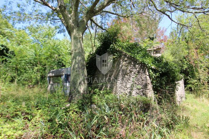 Kršan, Umgebung, freistehendes Steinhaus zur Anpassung