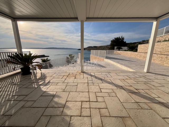 ZADAR, RTINA - Impressive luxury villa by the sea