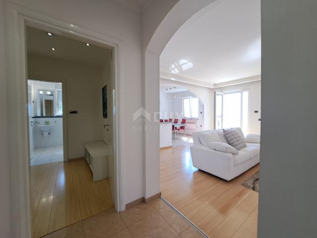 OPATIJA, IČIĆI – Penthouse mit Panoramablick und Innenhofgebäude