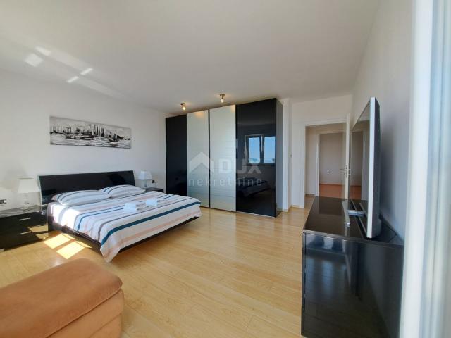 OPATIJA, IČIĆI – Penthouse mit Panoramablick und Innenhofgebäude