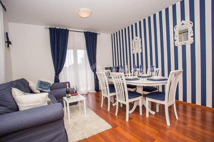 CRIKVENICA - luksuzna kuća s pet apartmana