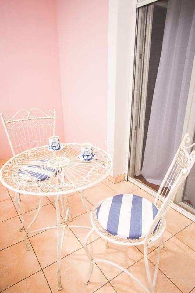 CRIKVENICA - luksuzna kuća s pet apartmana